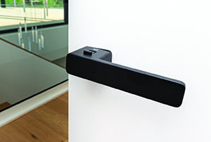 Černá klika, mušle a madla